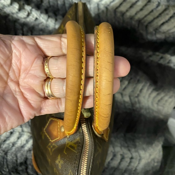 Louis Vuitton Vintage Alma Bag - Picture 8 of 16